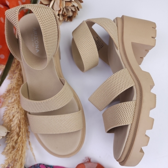 Arizona Chunky Platform Beige Strappy Sandals Sz 8 - Picture 2 of 10